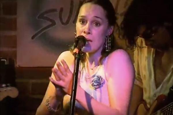 Louisa Bey au Sunside